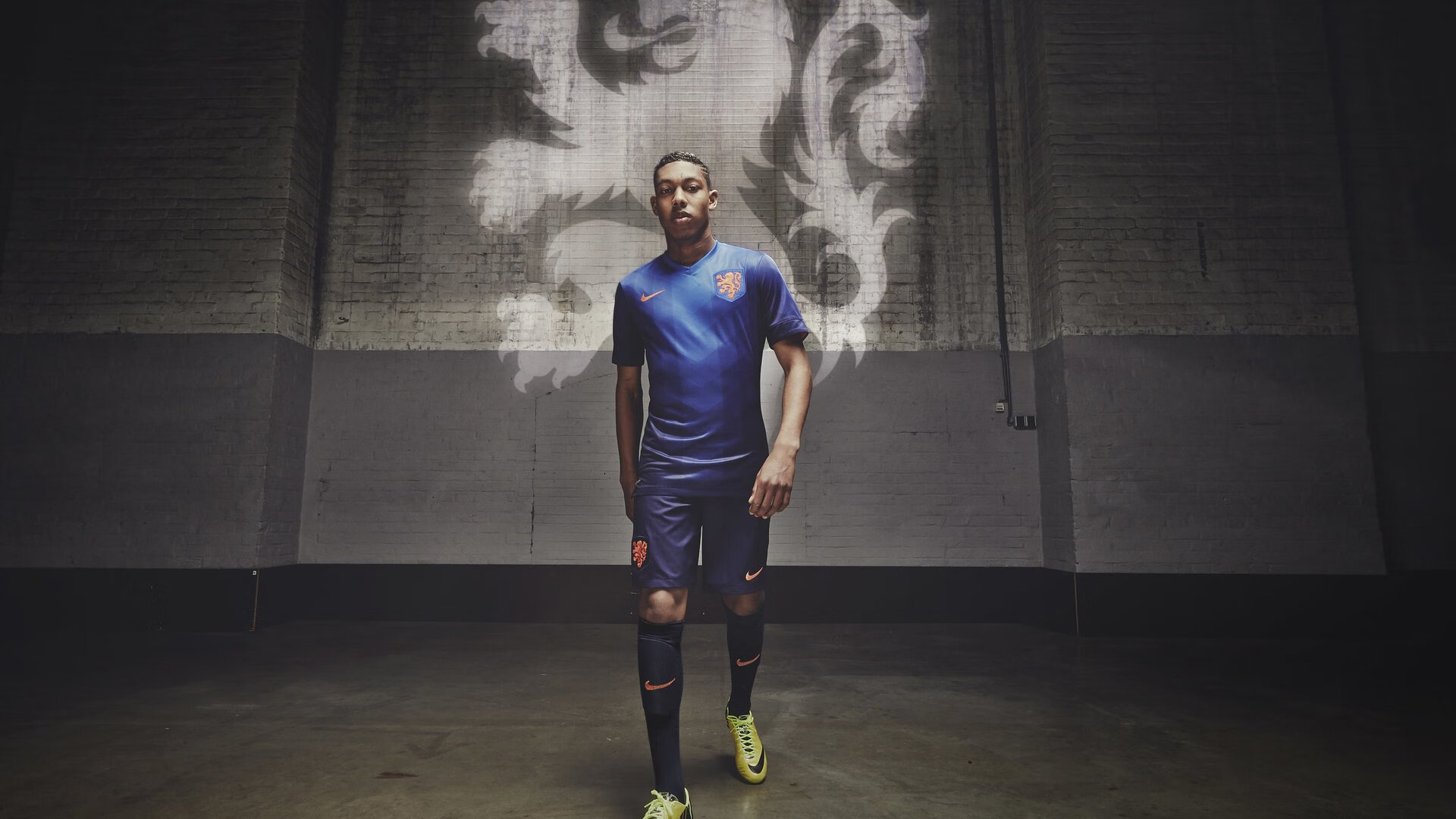 国足对阵不同对手策略分布图,国足对线